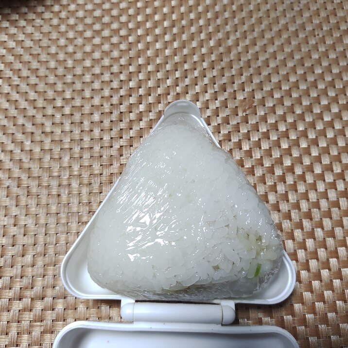 昆布レタスおにぎり